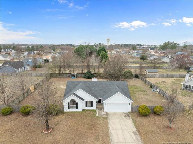 136 Chapel Hill Drive, Raeford, NC 28376
