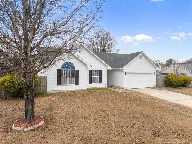 136 Chapel Hill Drive, Raeford, NC 28376