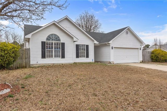 136 Chapel Hill Drive, Raeford, NC 28376