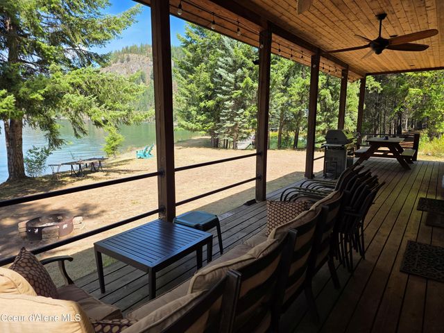 145 Cedar Dr, Bayview, ID 83803