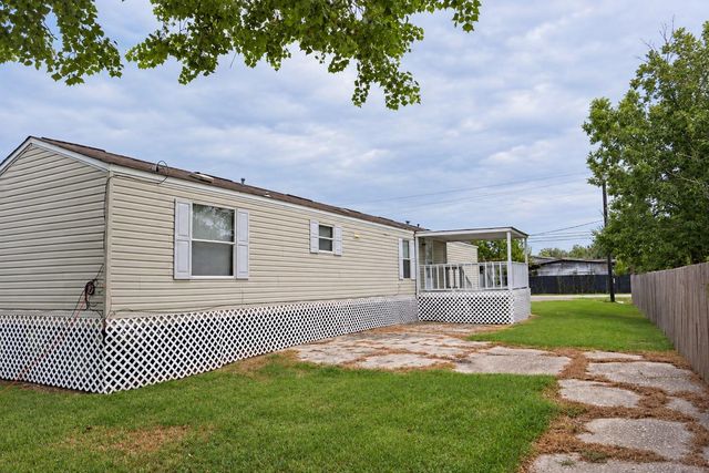 243 E Saint Charles 1 Drive, Crosby, TX 77532