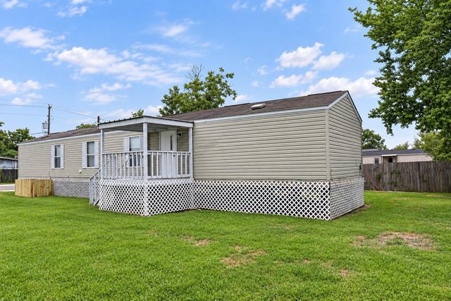 243 E Saint Charles 1 Drive, Crosby, TX 77532