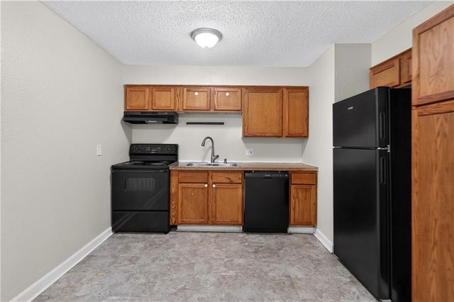 11403 Winchester Avenue, Kansas City, MO 64134