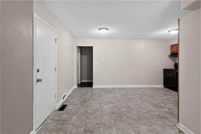 11403 Winchester Avenue, Kansas City, MO 64134