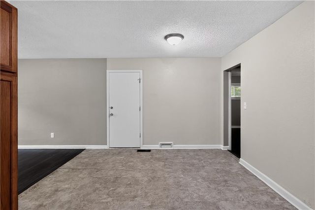 11403 Winchester Avenue, Kansas City, MO 64134