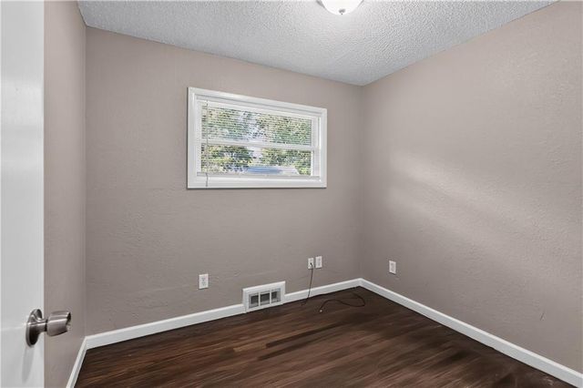 11403 Winchester Avenue, Kansas City, MO 64134