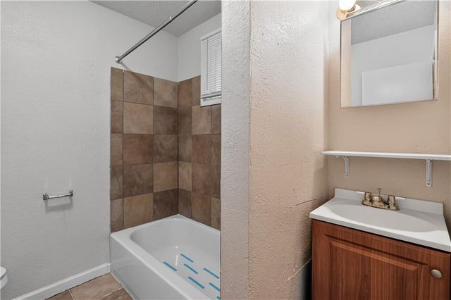11403 Winchester Avenue, Kansas City, MO 64134