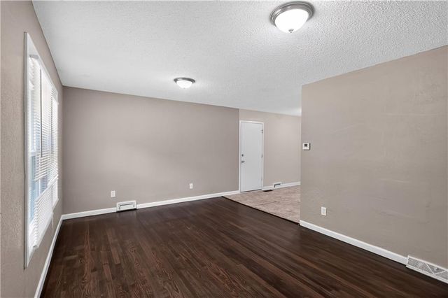 11403 Winchester Avenue, Kansas City, MO 64134
