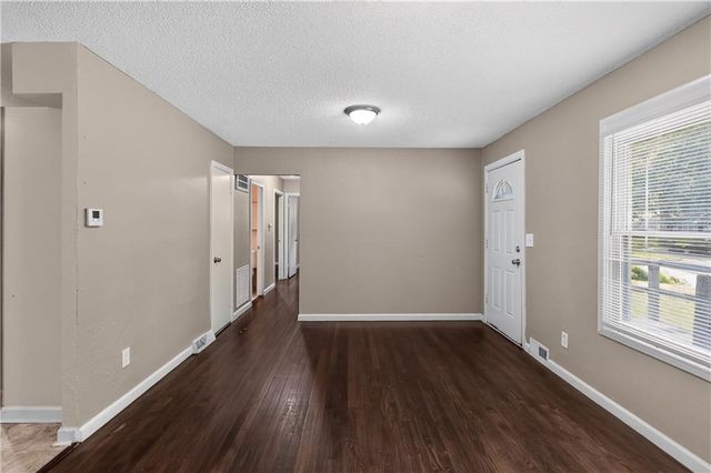 11403 Winchester Avenue, Kansas City, MO 64134