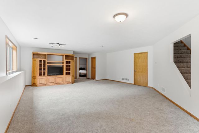 6359 301st Avenue NE, North Branch, MN 55056