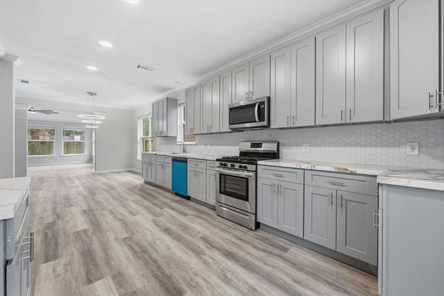 5411 Shady Maple Drive, Houston, TX 77339