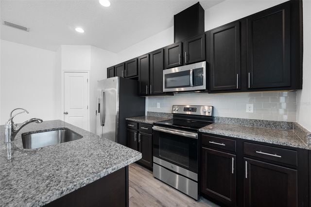 2918 LINDELL AVENUE, Tampa, FL 33610