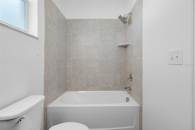 2918 LINDELL AVENUE, Tampa, FL 33610