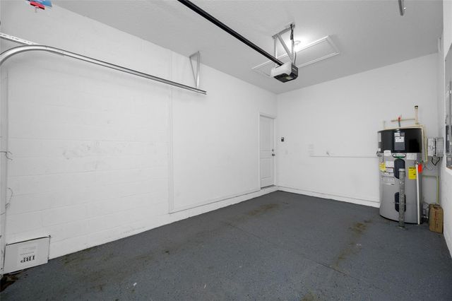 2918 LINDELL AVENUE, Tampa, FL 33610