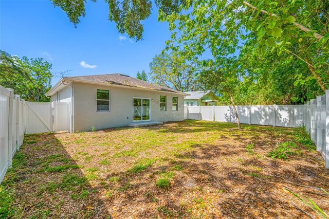 2918 LINDELL AVENUE, Tampa, FL 33610