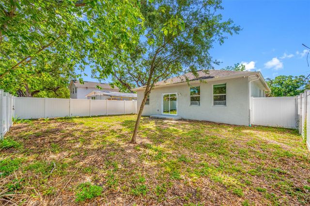 2918 LINDELL AVENUE, Tampa, FL 33610