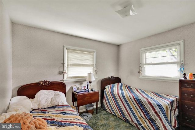 523 BEAN BLOSSOM DR, Lancaster, PA 17603