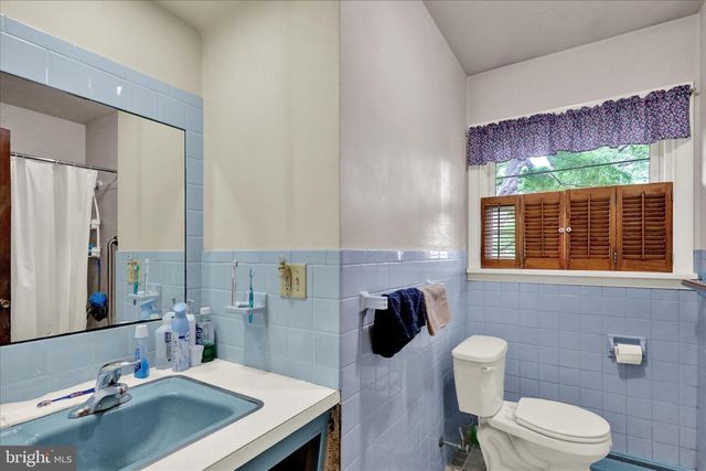 523 BEAN BLOSSOM DR, Lancaster, PA 17603