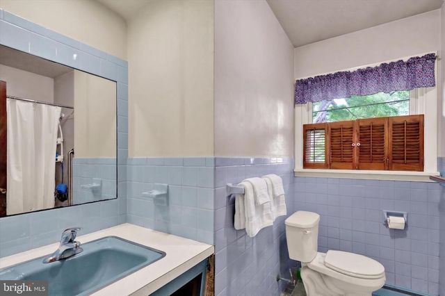 523 BEAN BLOSSOM DR, Lancaster, PA 17603