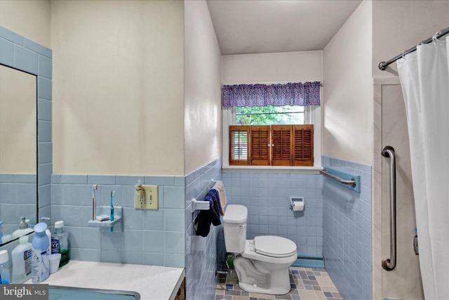 523 BEAN BLOSSOM DR, Lancaster, PA 17603
