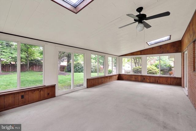 523 BEAN BLOSSOM DR, Lancaster, PA 17603