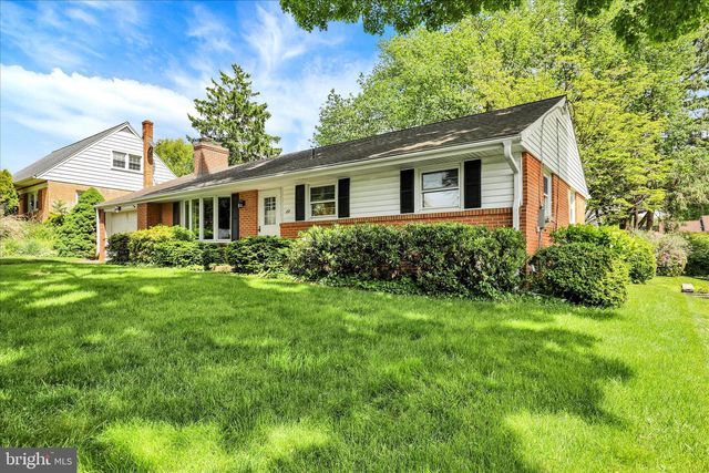 523 BEAN BLOSSOM DR, Lancaster, PA 17603
