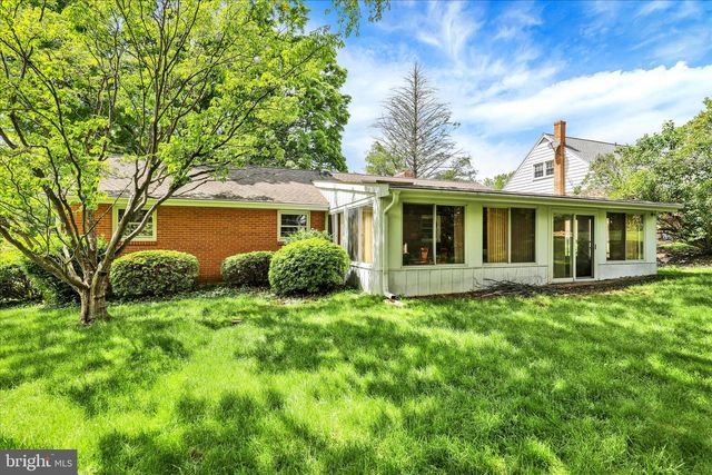 523 BEAN BLOSSOM DR, Lancaster, PA 17603