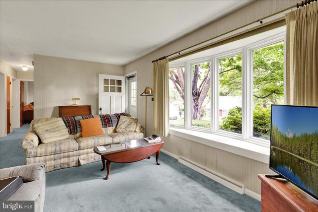 523 BEAN BLOSSOM DR, Lancaster, PA 17603