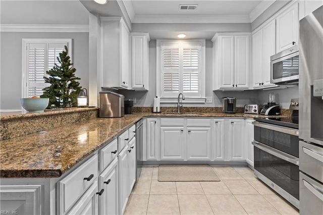 1017 Draketail LN, Virginia Beach, VA 23451