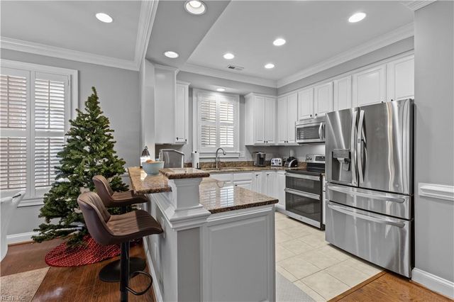 1017 Draketail LN, Virginia Beach, VA 23451