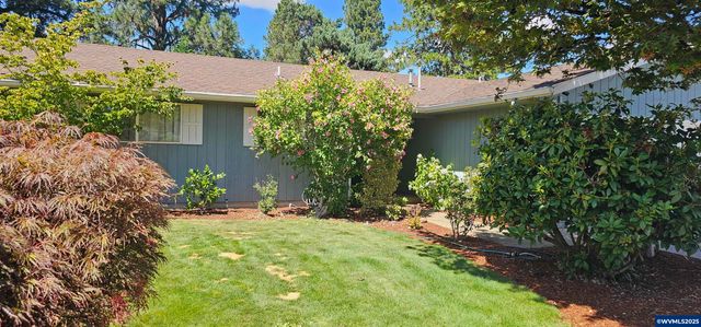 1077 Munkers Ct SE, Salem, OR 97317