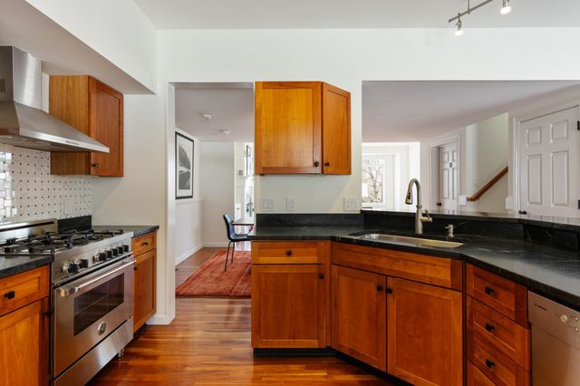 237 Park Road, South Burlington, VT 05403