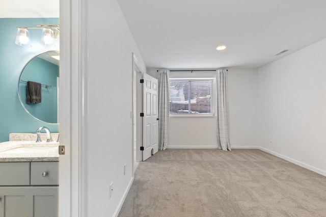 237 Park Road, South Burlington, VT 05403