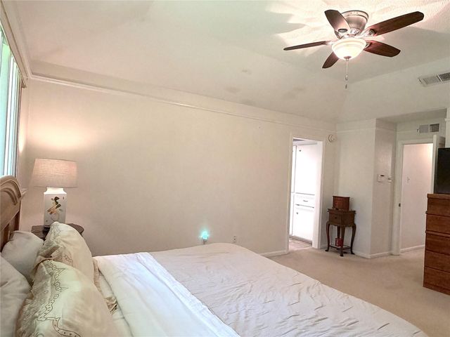 1402 Trailwood Village Drive, Houston, TX 77339