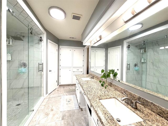 1402 Trailwood Village Drive, Houston, TX 77339