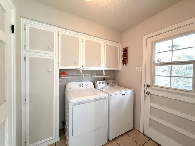 1402 Trailwood Village Drive, Houston, TX 77339