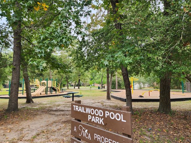 1402 Trailwood Village Drive, Houston, TX 77339