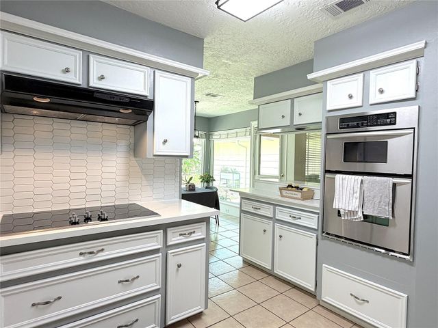 1402 Trailwood Village Drive, Houston, TX 77339