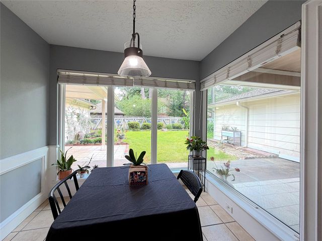 1402 Trailwood Village Drive, Houston, TX 77339