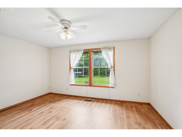 176 Ne 172ND Ave, Portland, OR 97230