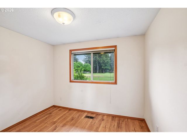 176 Ne 172ND Ave, Portland, OR 97230