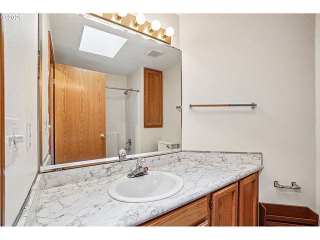 176 Ne 172ND Ave, Portland, OR 97230