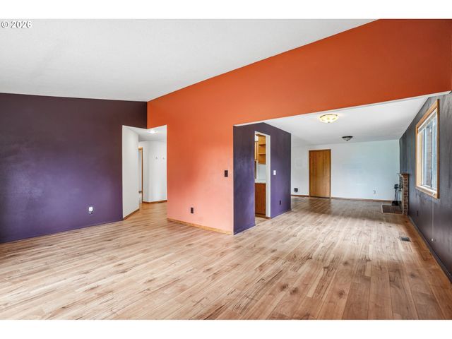 176 Ne 172ND Ave, Portland, OR 97230