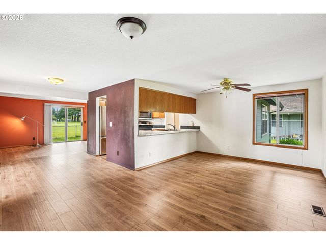 176 Ne 172ND Ave, Portland, OR 97230