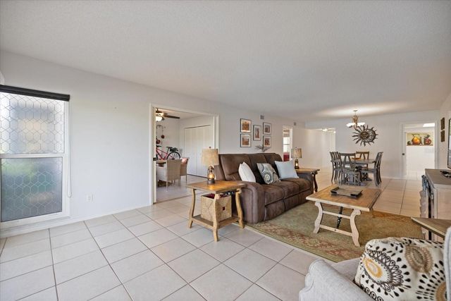 6939 W COUNTRY CLUB DRIVE N 156, Sarasota, FL 34243