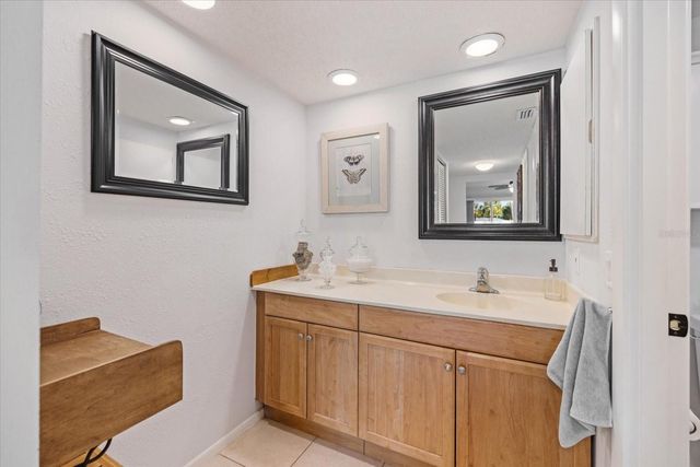 6939 W COUNTRY CLUB DRIVE N 156, Sarasota, FL 34243