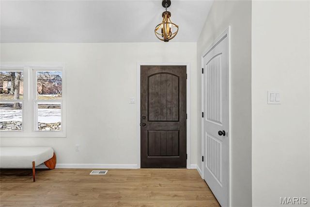 12902 Dorsett Road, Maryland Heights, MO 63043