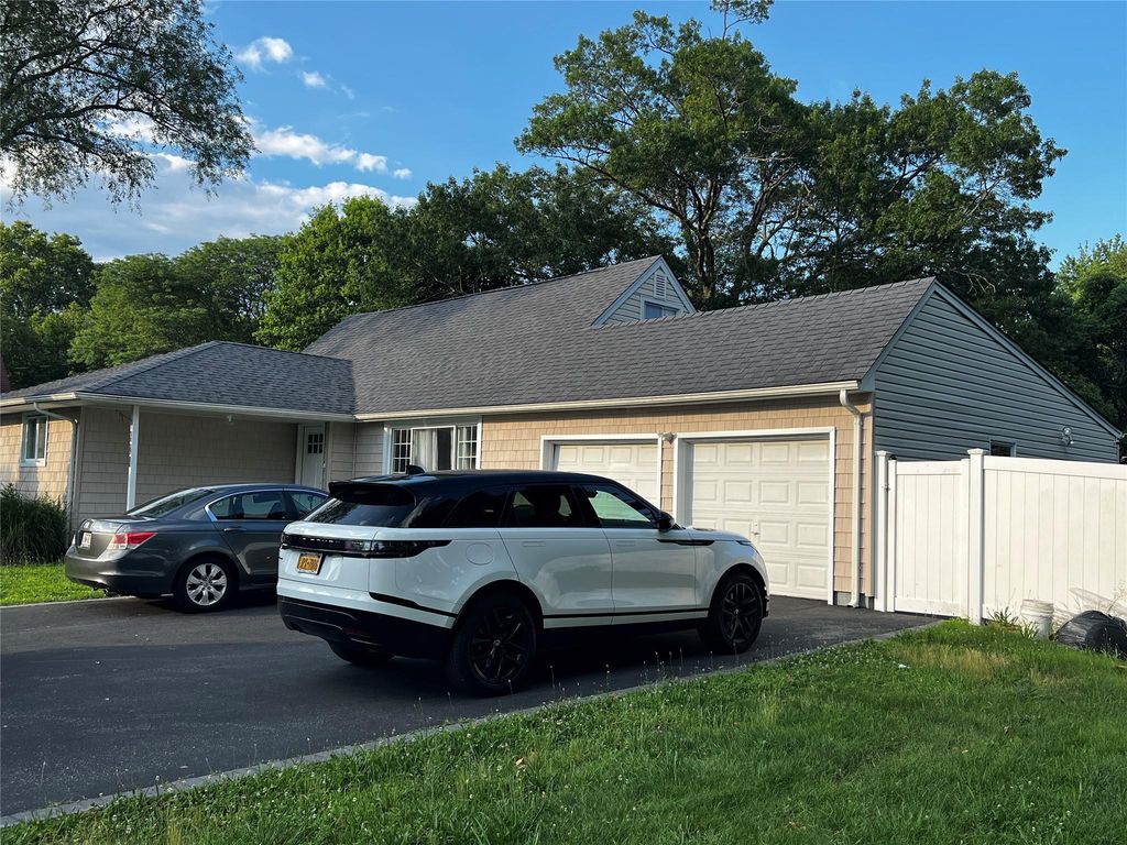 929 Wilson Boulevard, Central Islip, NY 11722