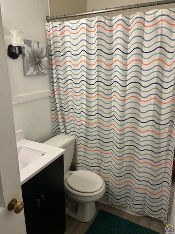 910 SW Randolph AVE, Topeka, KS 66606