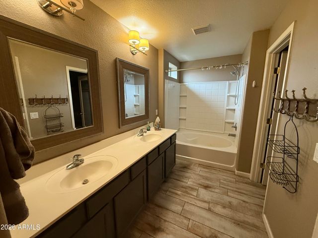 1011 E REDWOOD Drive, Chandler, AZ 85286